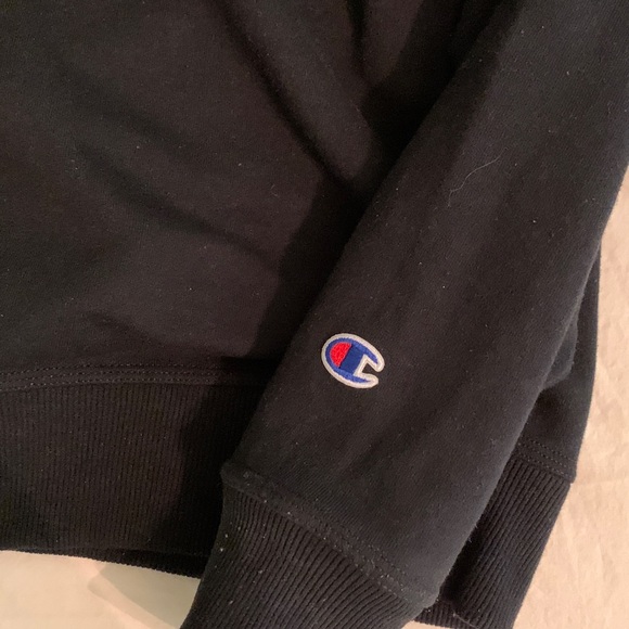 Black champion sweatshirt - Picture 2 of 3